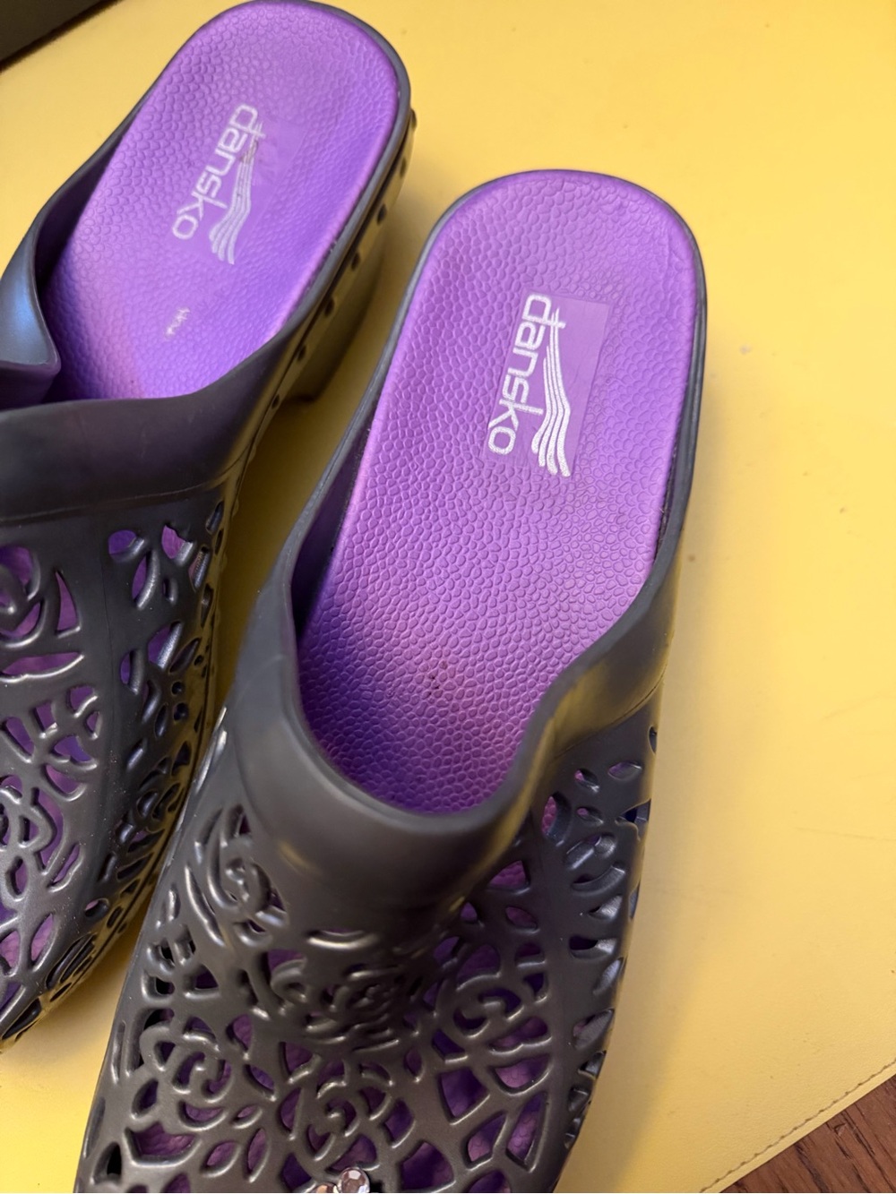 Dansko silver Pippa Slip-On Clogs & Floral Cutouts Sz. 41/10.5 - Picture 5 of 6